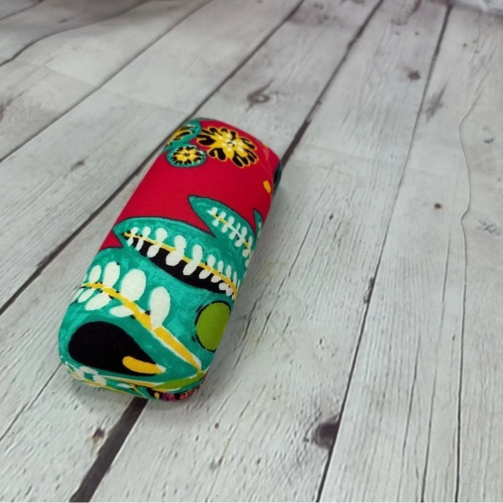 very bradley eyeglass case NWOT bright floral cloth covered hard case